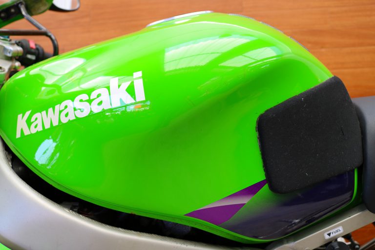 ZX-9R タンク 銀 カワサキ 純正 バイク 部品 ZX900E ZX9R 修復素材に