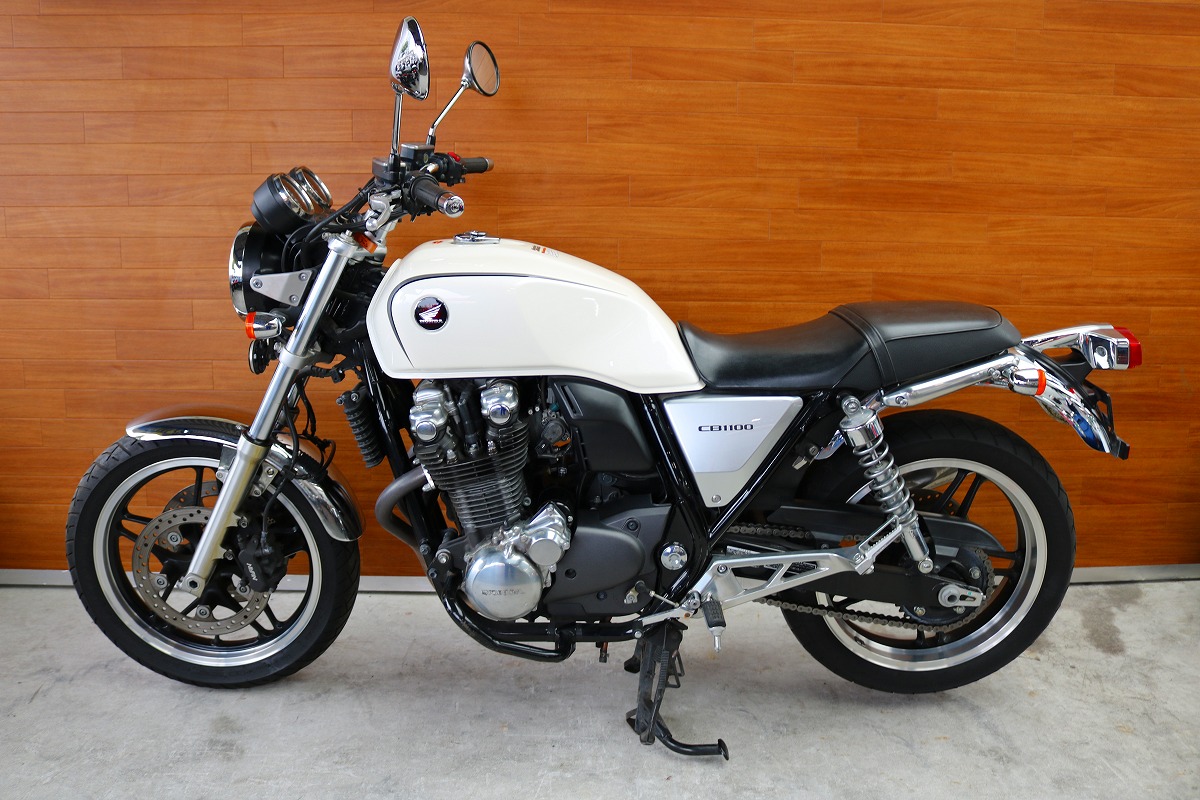 熊本中古バイク情報 ホンダ Cb1100 Abs 1100cc 白 熊本のバイクショップ アール バイクの新車 中古車販売や買取 レンタルバイク のことならおまかせください