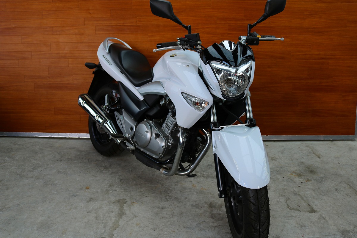 熊本中古車バイク情報 スズキ Gsr250 250 白 熊本のバイクショップ アール バイクの新車 中古 車販売や買取 レンタルバイクのことならおまかせください