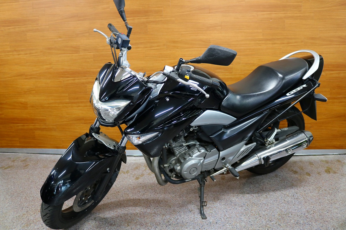熊本中古車バイク情報 スズキ Gsr250 黒 250 熊本のバイクショップ アール バイクの新車 中古 車販売や買取 レンタルバイクのことならおまかせください